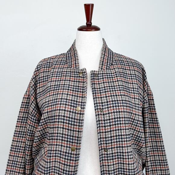 Old Navy Autumn Houndstooth Plaid Snap Front Bomber Jacket - Picture 6 of 10